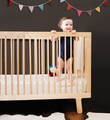 modern crib from sustainable furniture line oeuf for kids and babies. 