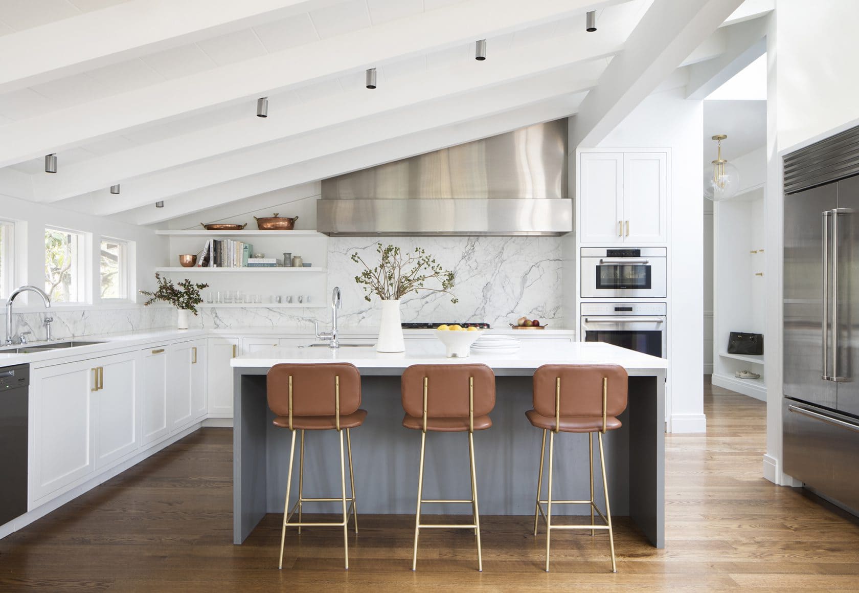 Modern kitchen remodel in Woodside home in the San Francisco peninsula