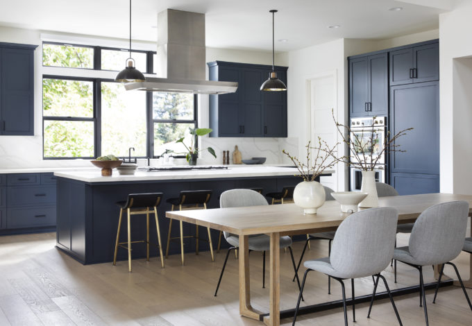 Modern kitchen in Sonoma Vacation home by San Francisco interior designer Niche Interiors