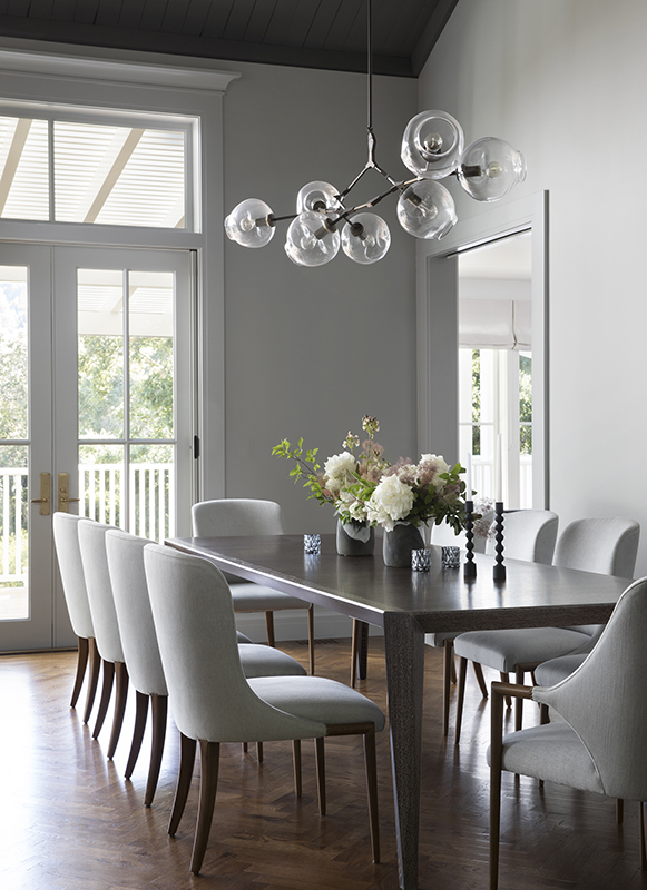 Transitional dining room design in Woodside California by San Francisco Bay Area interior designer Niche Interiors 