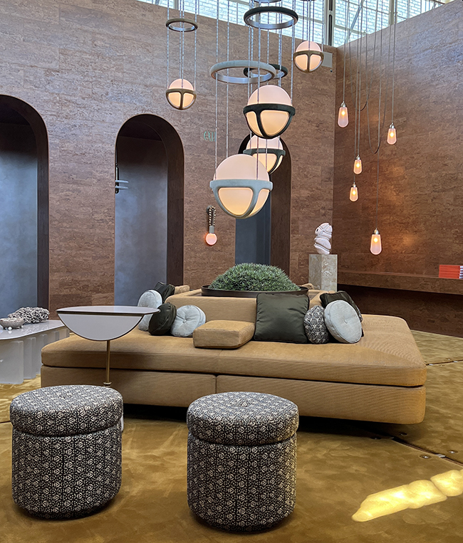 luxury lighting design showroom with contemporary designs in Los Angeles 