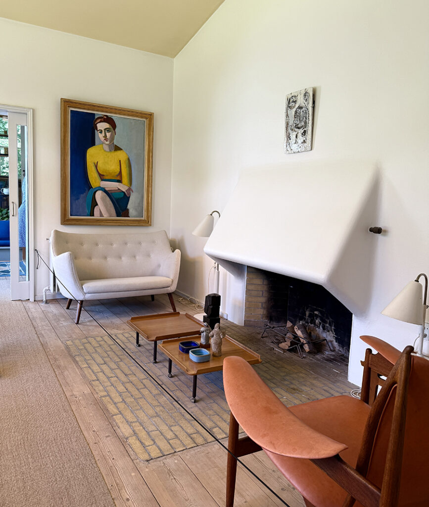 mid century modern furniture designer Finn Juhl's house tour with niche interiors